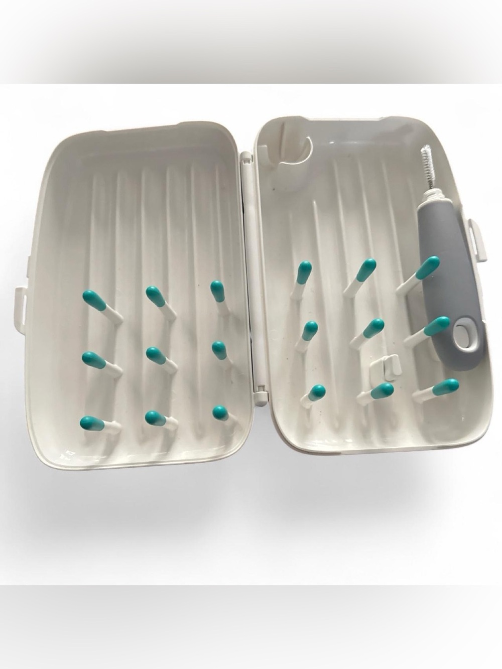OXO bottle and small dishes Travel Case with Brush Holder